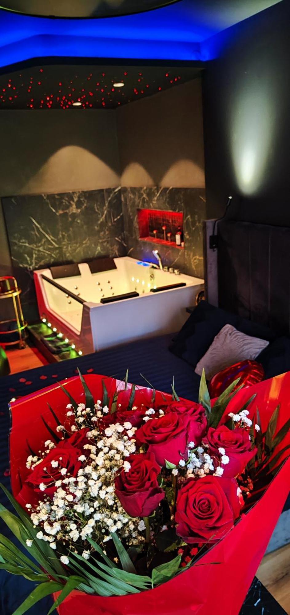 Loft, Studio And Love Rooms Bourg-Saint-Christophe Экстерьер фото