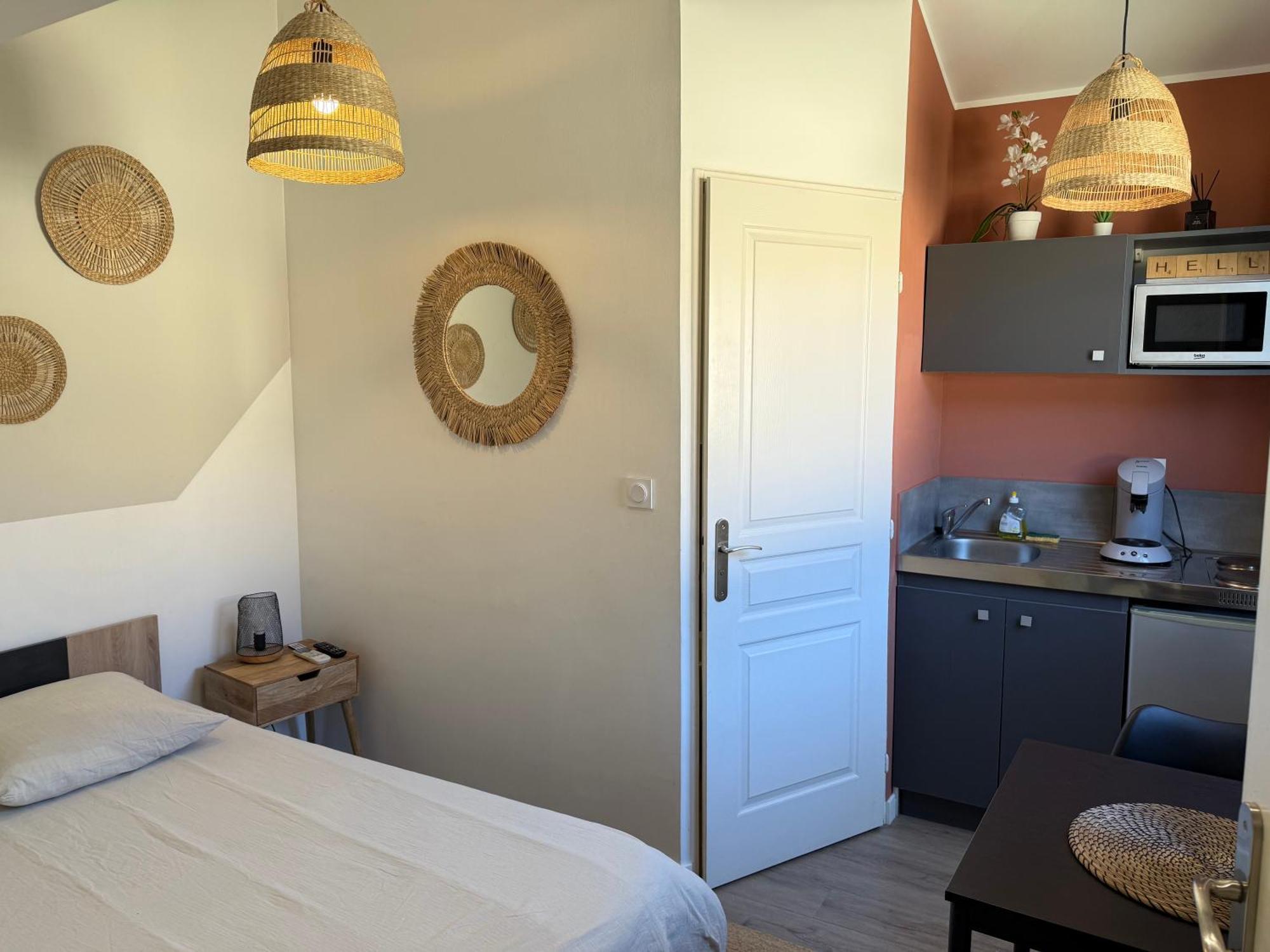 Loft, Studio And Love Rooms Bourg-Saint-Christophe Экстерьер фото