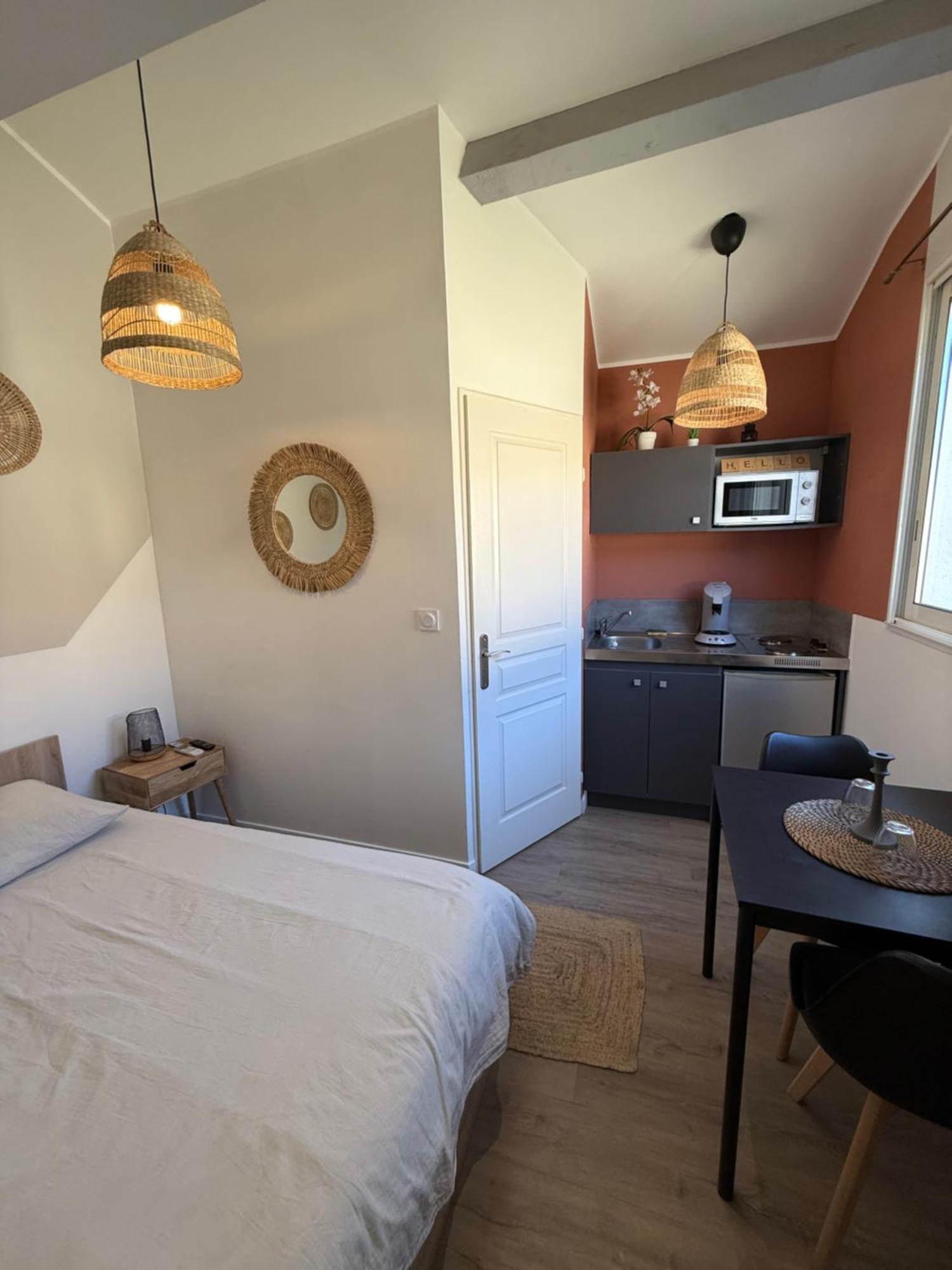 Loft, Studio And Love Rooms Bourg-Saint-Christophe Экстерьер фото
