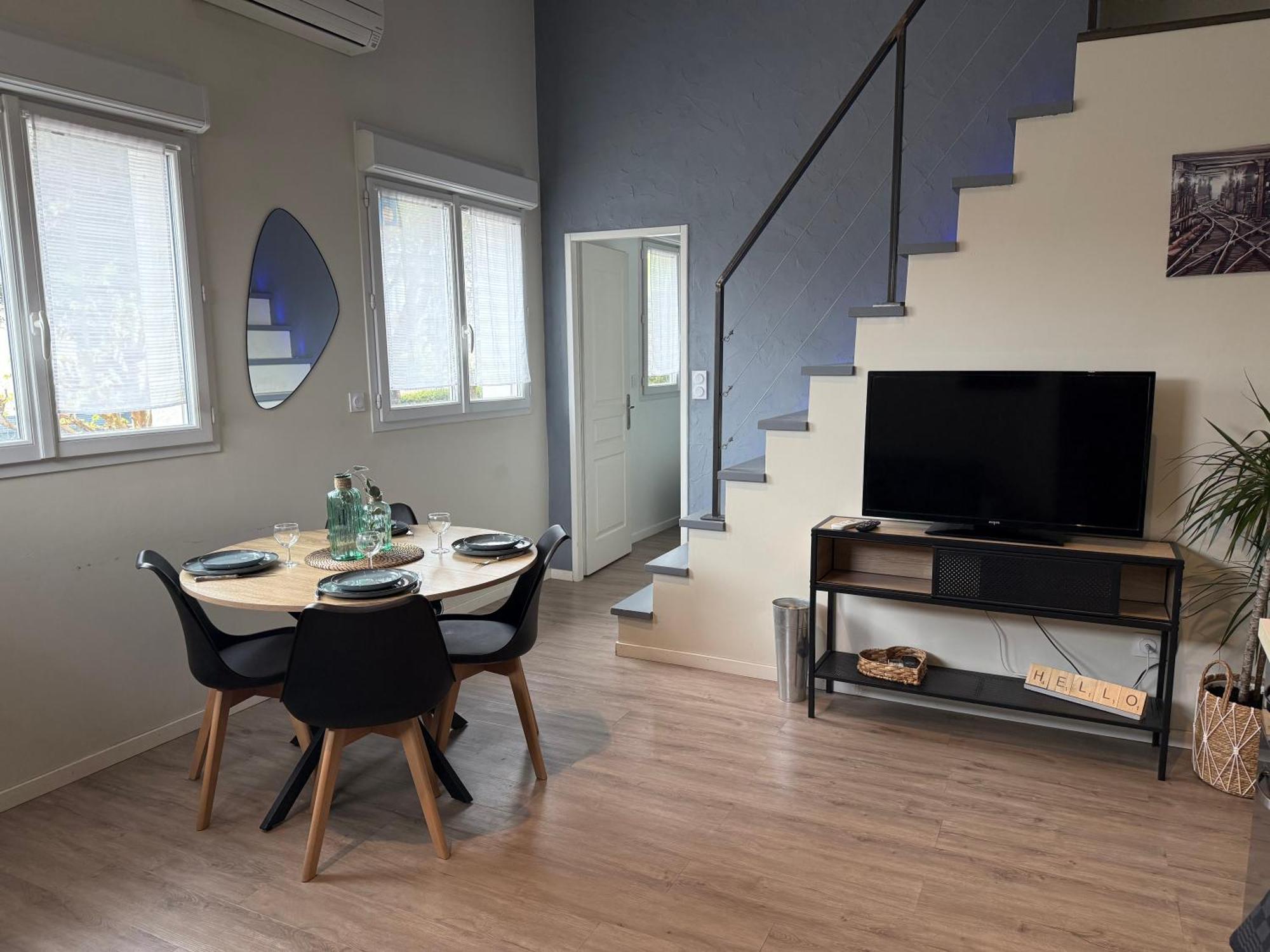 Loft, Studio And Love Rooms Bourg-Saint-Christophe Экстерьер фото