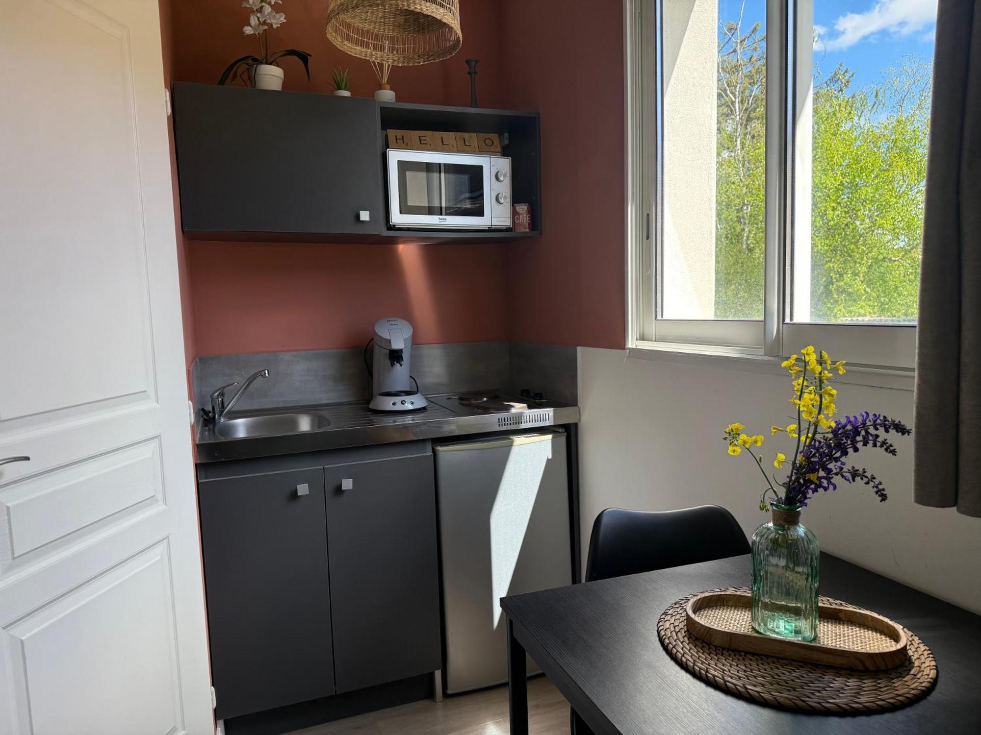 Loft, Studio And Love Rooms Bourg-Saint-Christophe Экстерьер фото