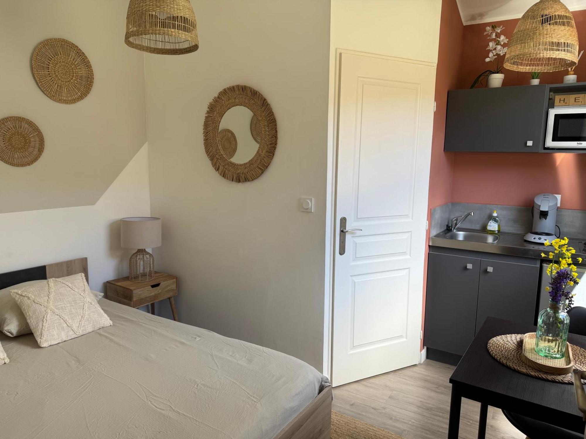 Loft, Studio And Love Rooms Bourg-Saint-Christophe Экстерьер фото